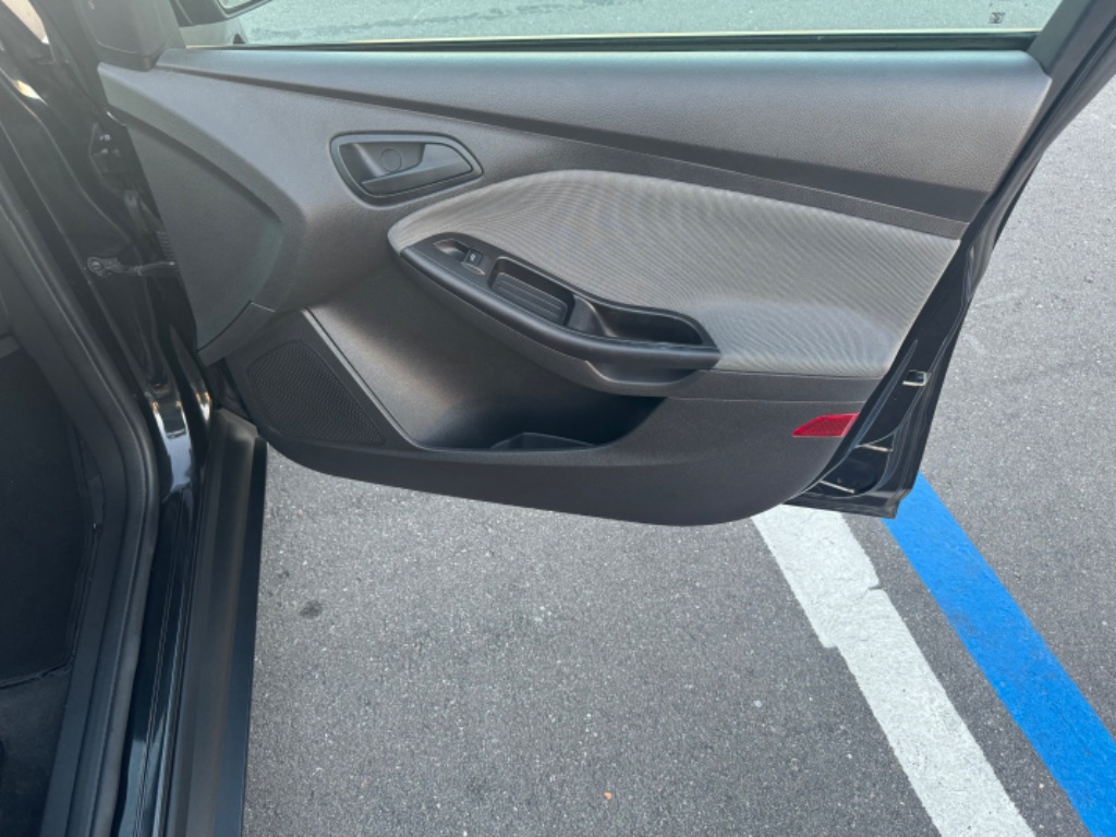 2013 Ford Focus S photo