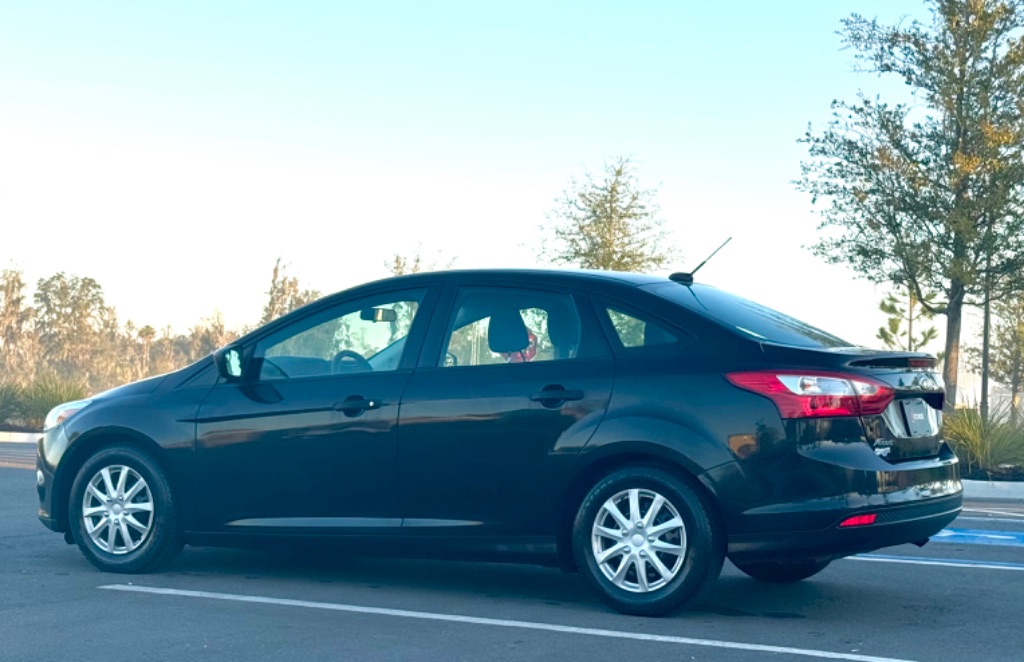 2013 Ford Focus S photo