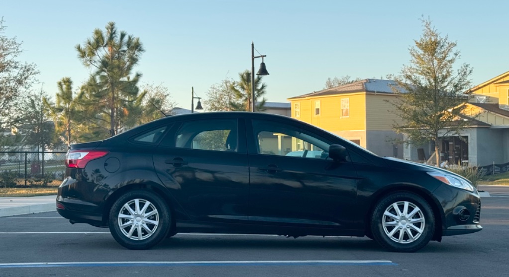 2013 Ford Focus S photo