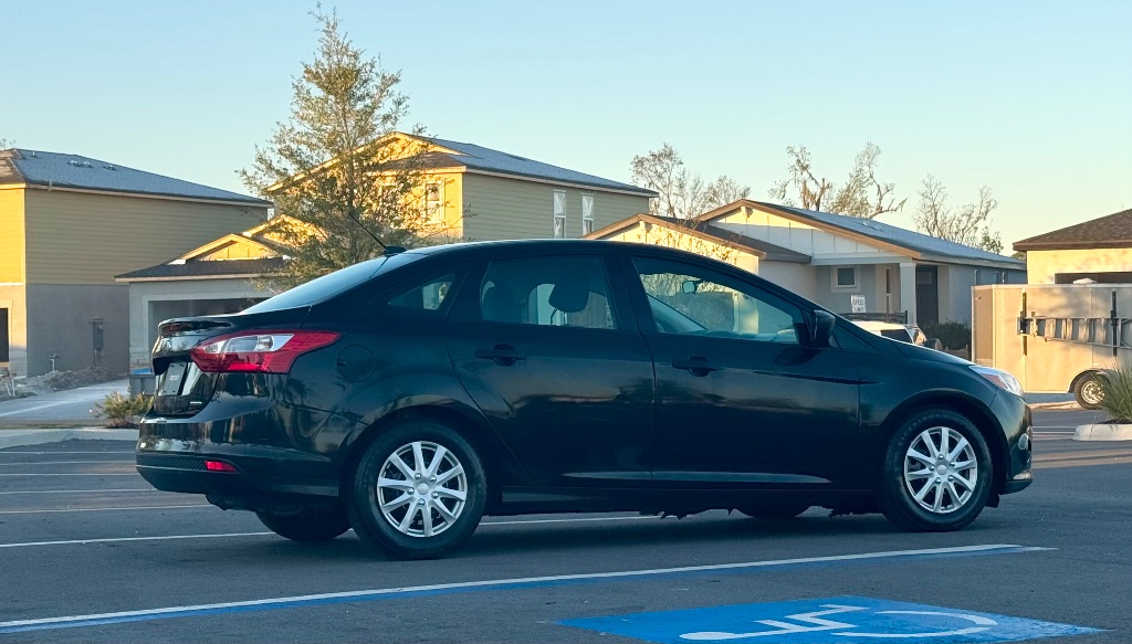 2013 Ford Focus S photo