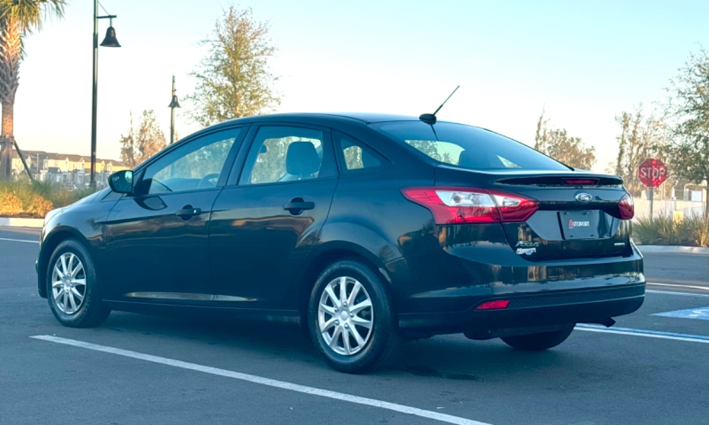 2013 Ford Focus S photo