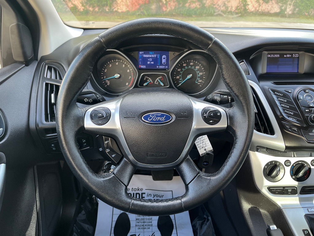 2014 Ford Focus SE photo