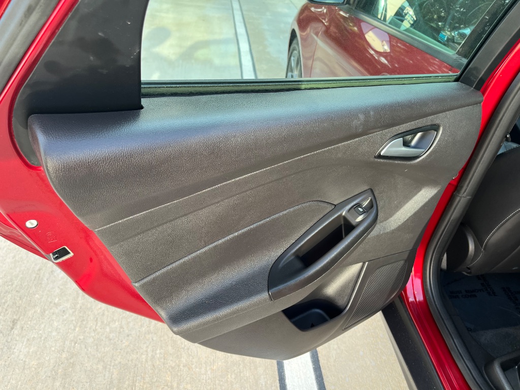 2014 Ford Focus SE photo