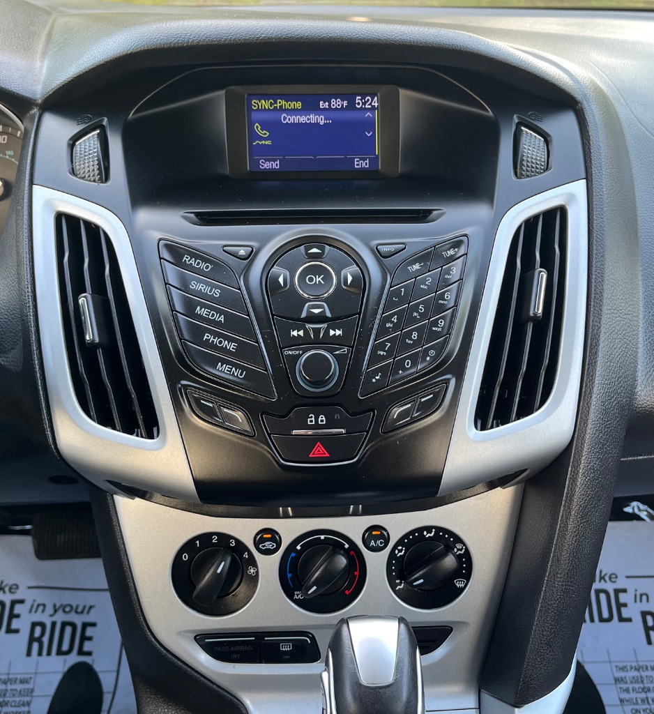 2014 Ford Focus SE photo
