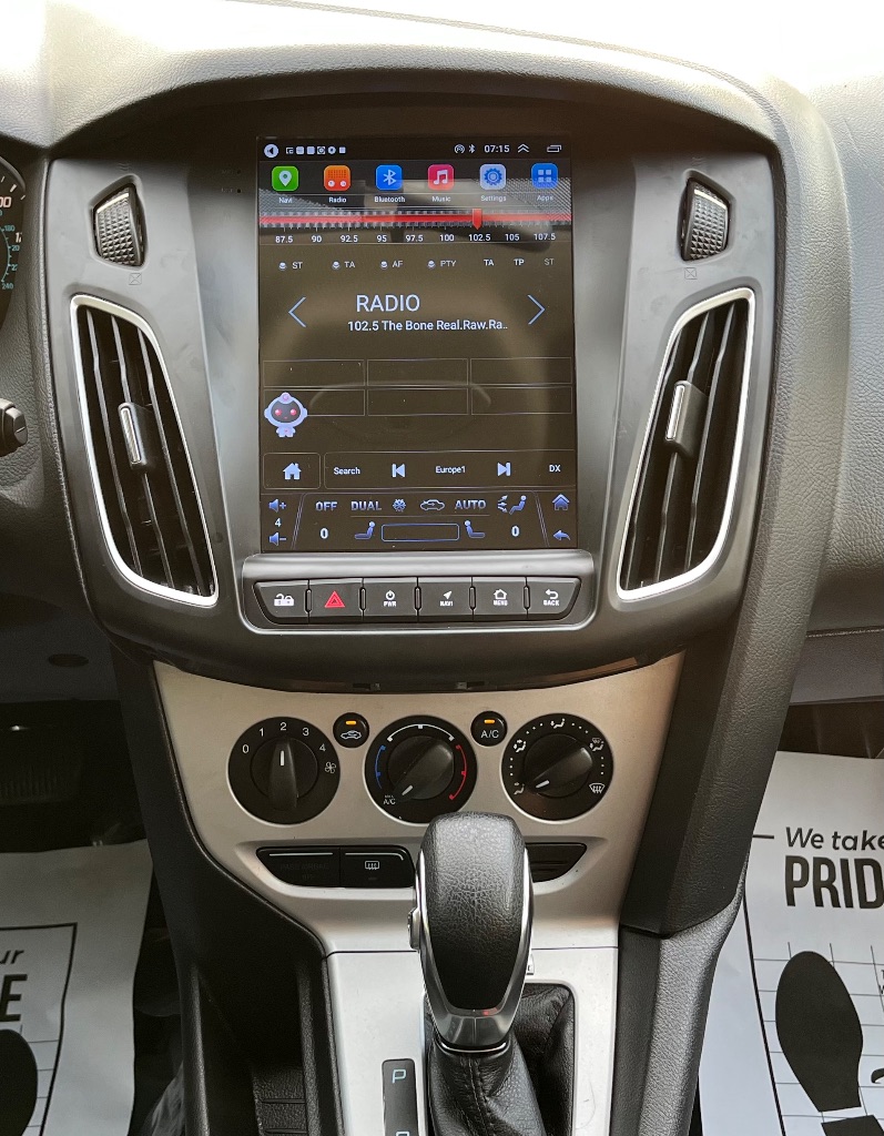 2014 Ford Focus SE photo