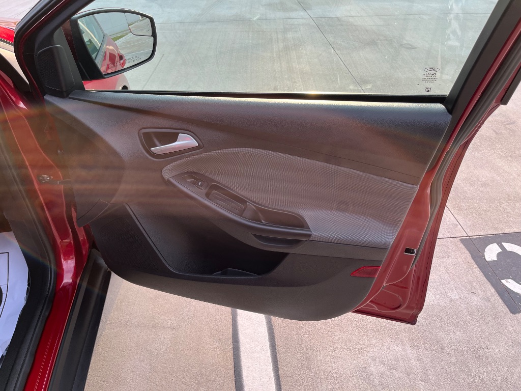 2014 Ford Focus SE photo