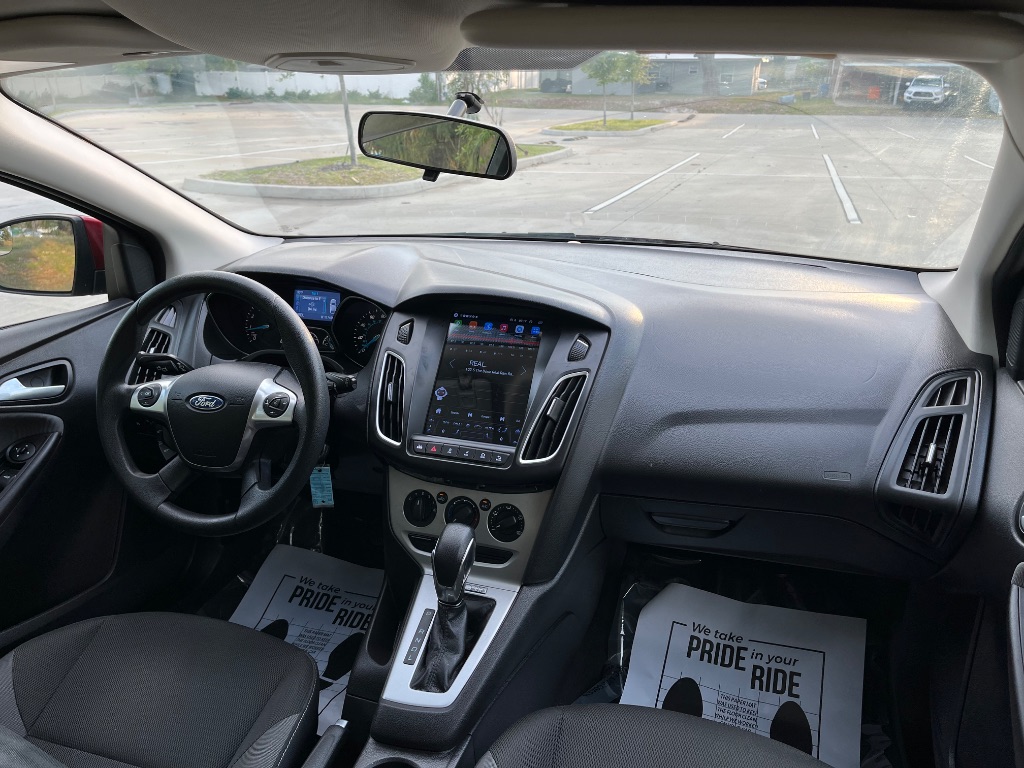 2014 Ford Focus SE photo