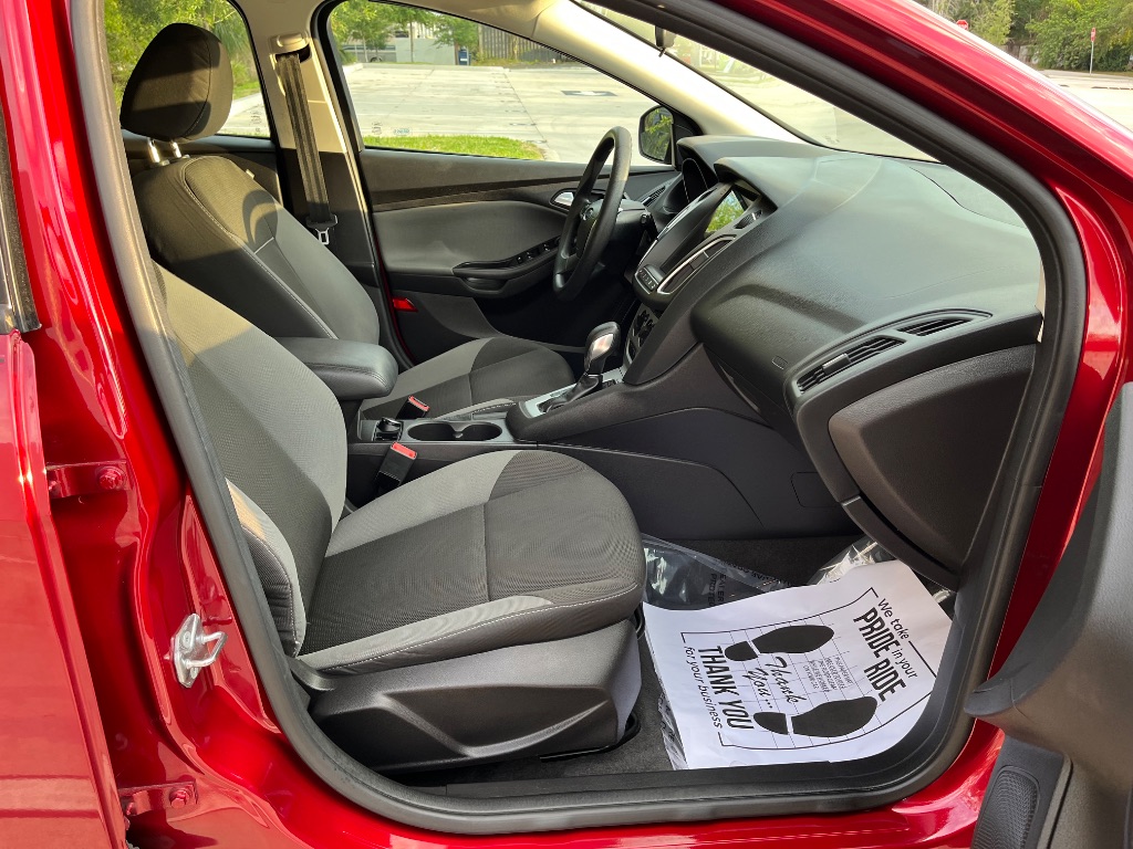 2014 Ford Focus SE photo