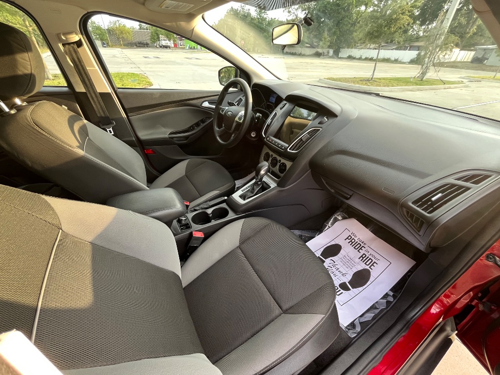 2014 Ford Focus SE photo