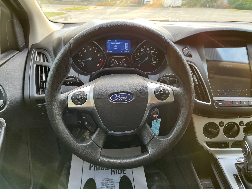 2014 Ford Focus SE photo