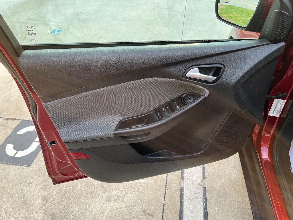 2014 Ford Focus SE photo