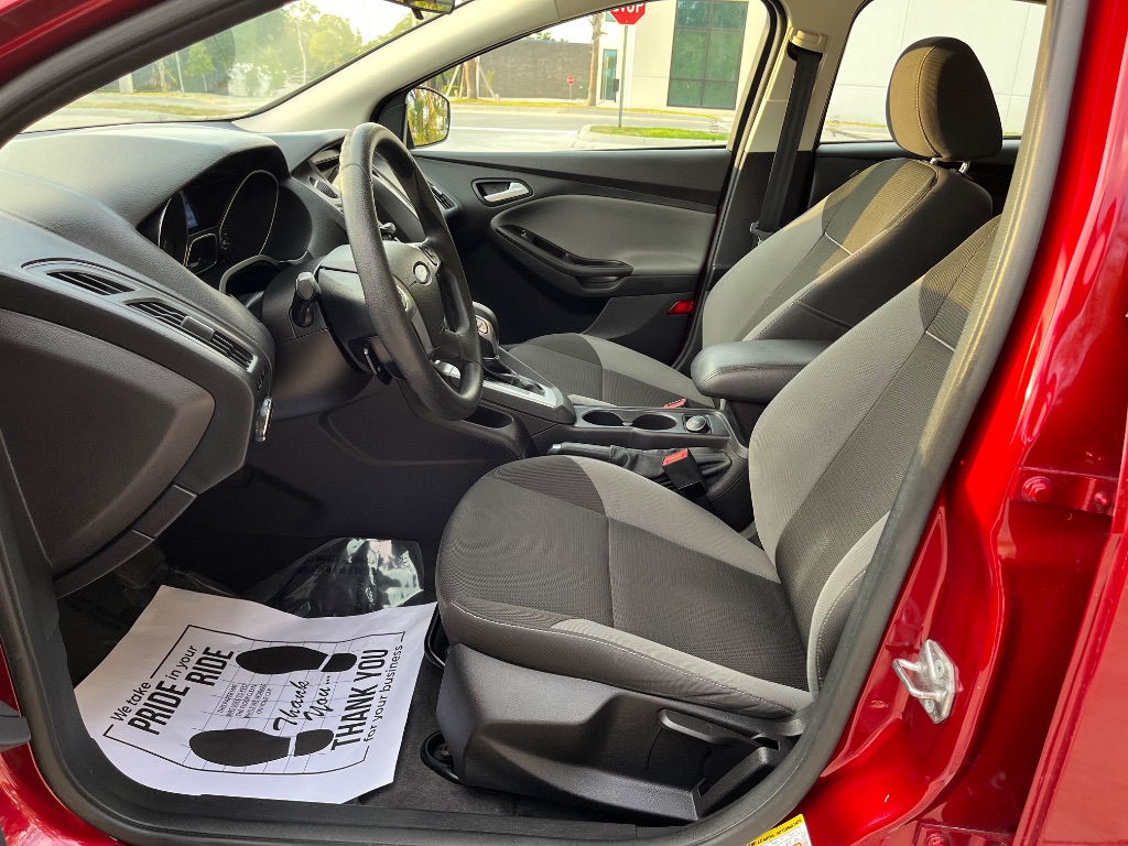 2014 Ford Focus SE photo