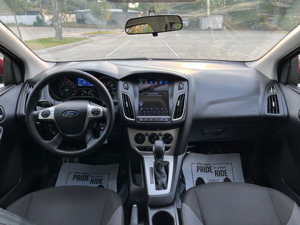 2014 Ford Focus SE photo