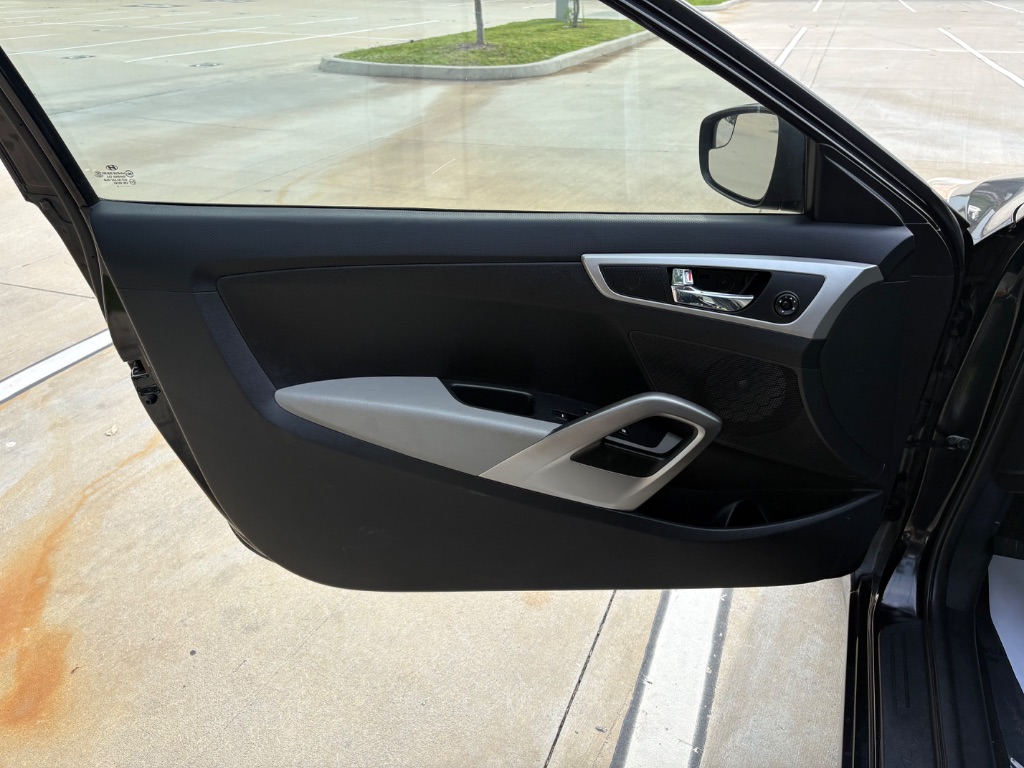2014 Hyundai Veloster - $7,495
