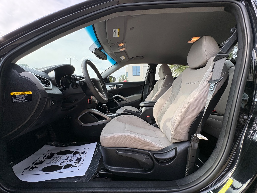 2014 Hyundai Veloster - $7,495