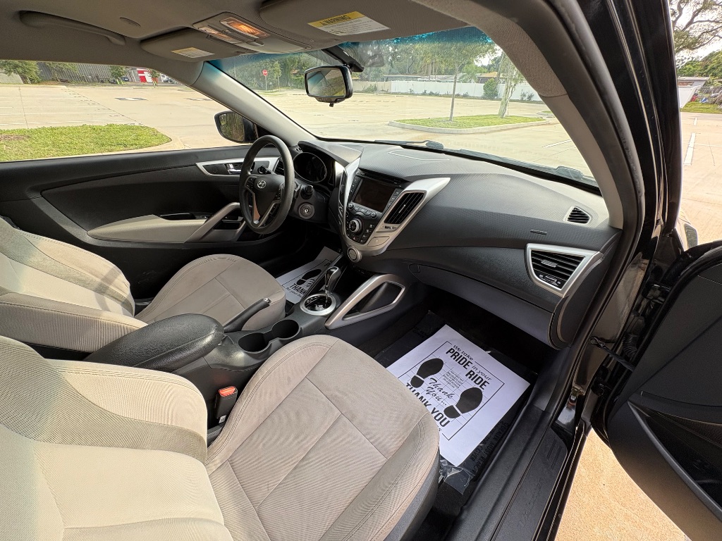 2014 Hyundai Veloster - $7,495