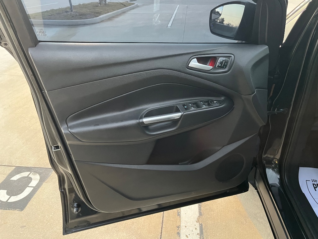 2014 Ford Escape - $7,995