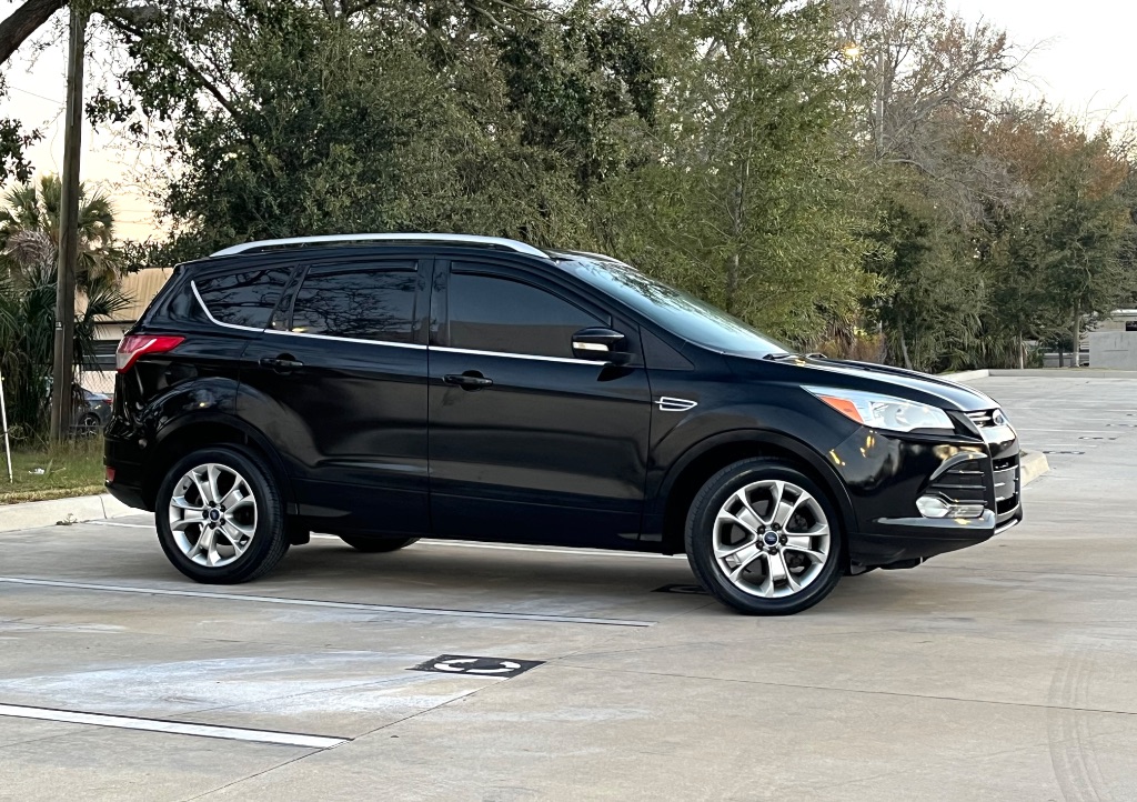 2014 Ford Escape - $7,995