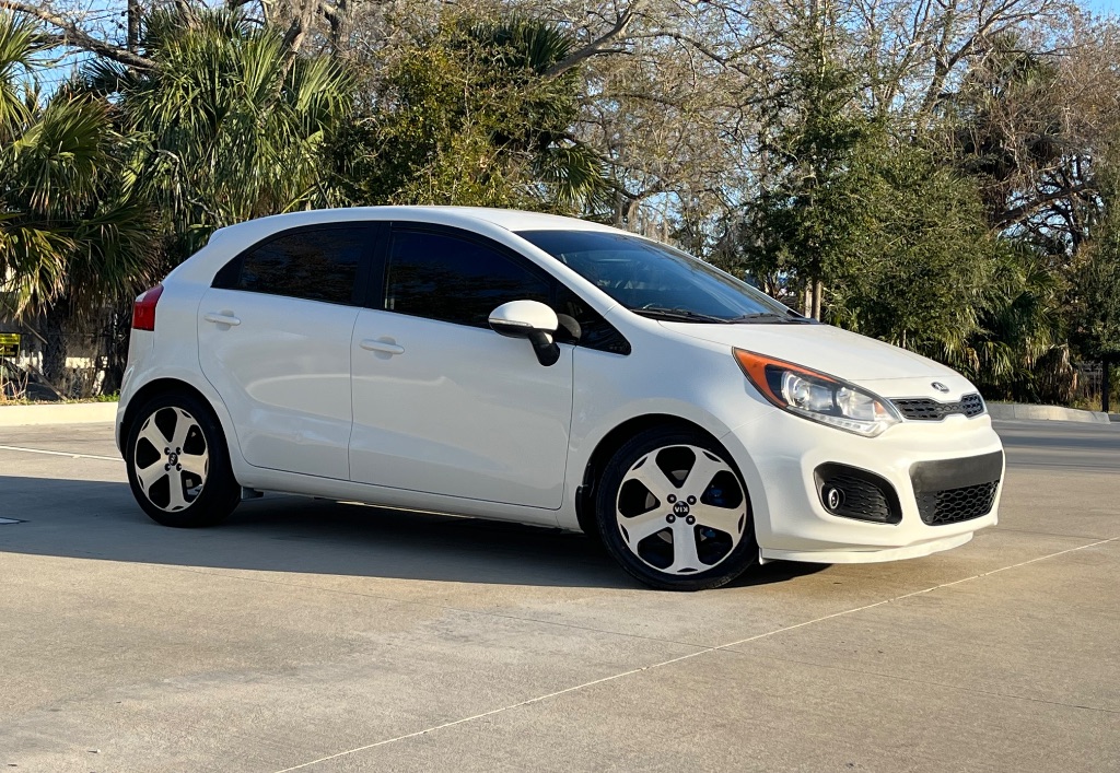 2015 Kia Rio - $5,795