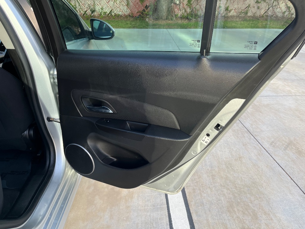 2015 Chevrolet Cruze - $6,995