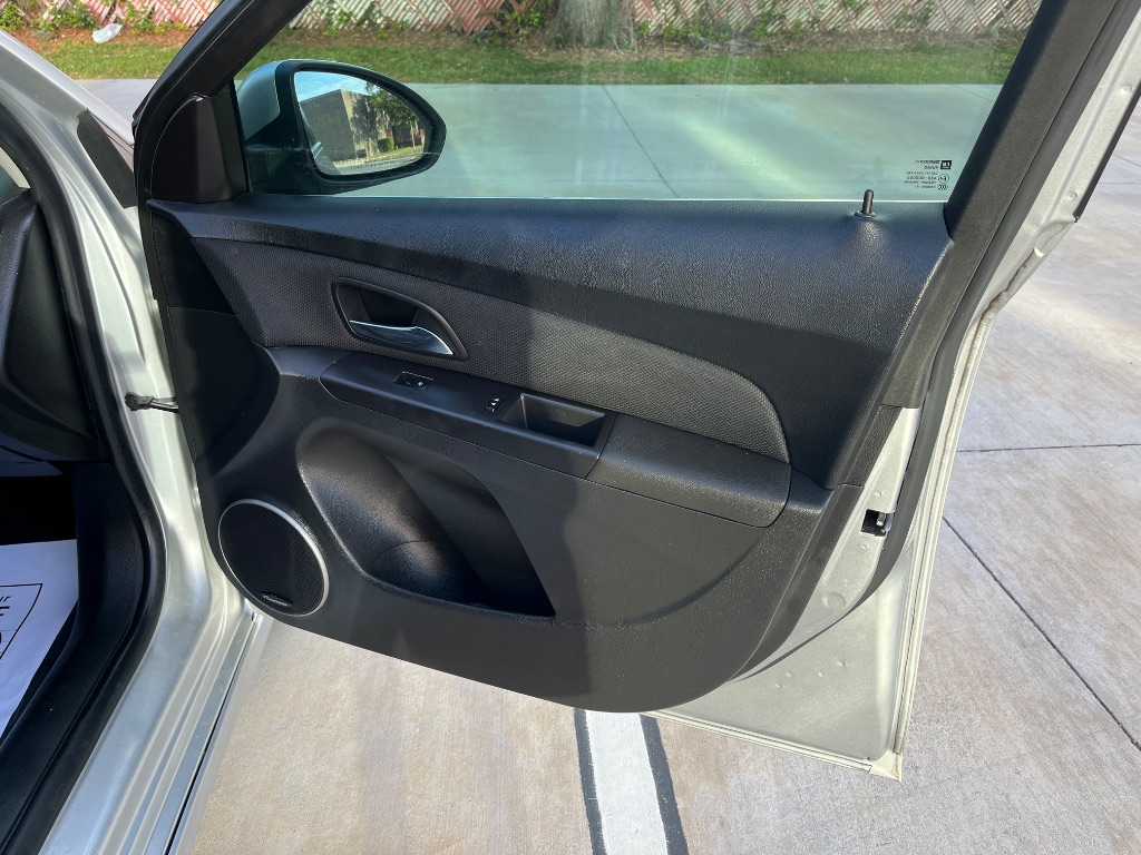 2015 Chevrolet Cruze - $6,995