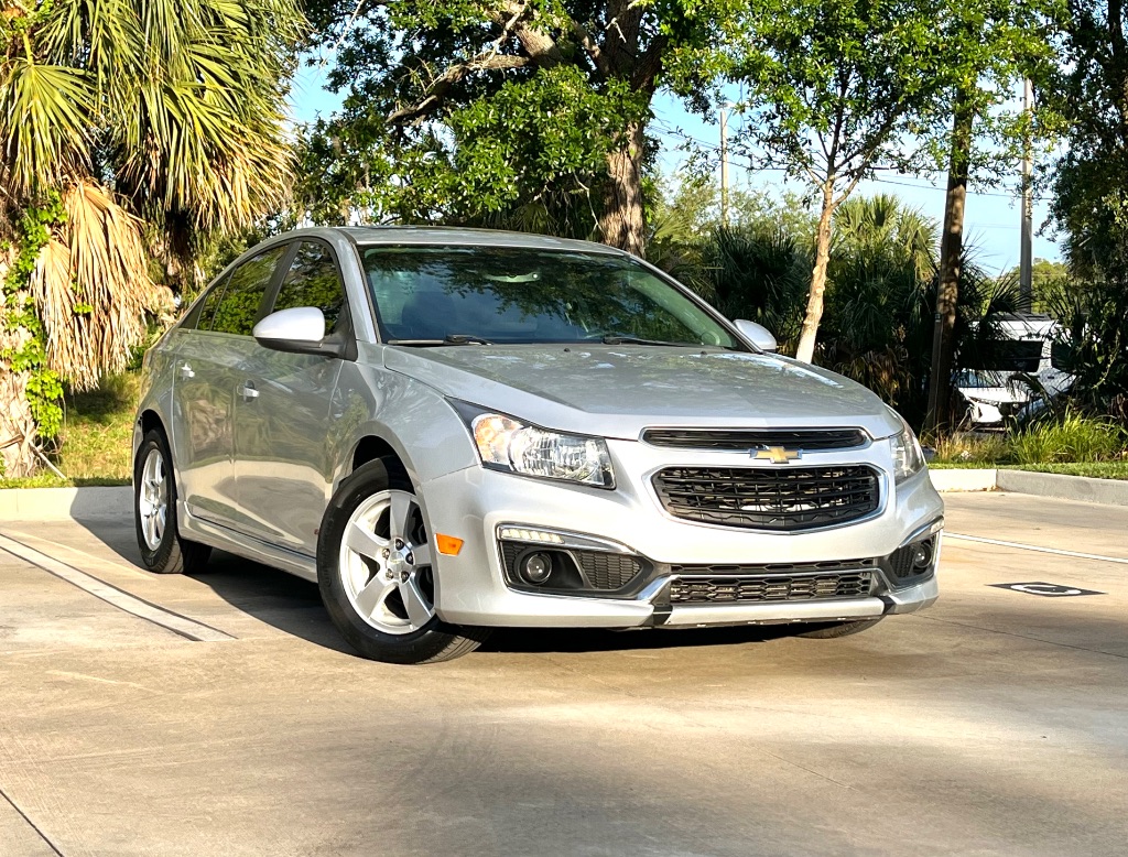 2015 Chevrolet Cruze - $6,995