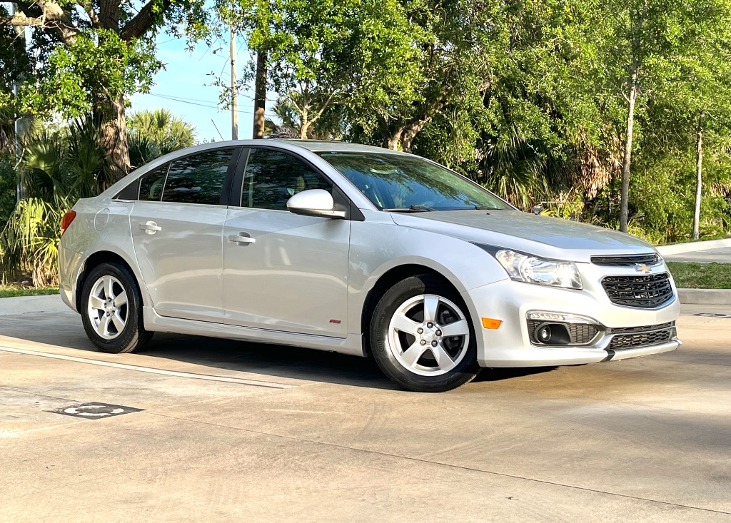 2015 Chevrolet Cruze - $6,995