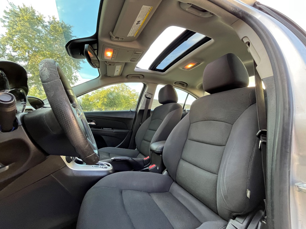 2015 Chevrolet Cruze - $6,995
