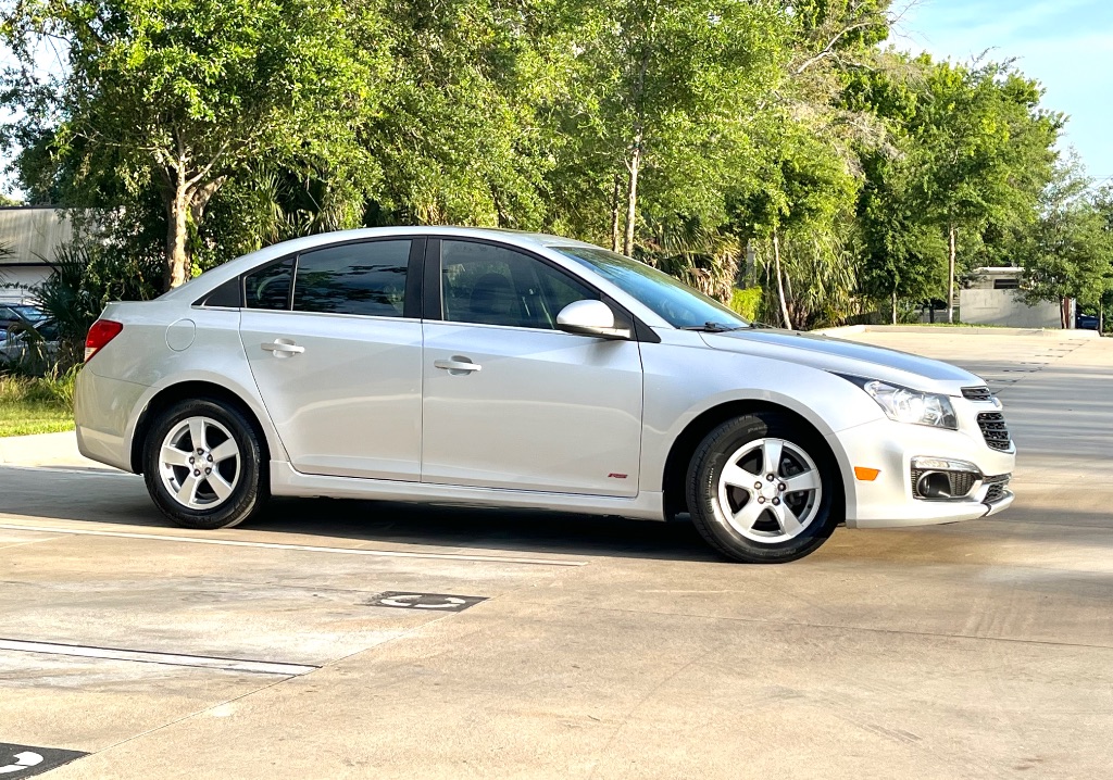 2015 Chevrolet Cruze - $6,995
