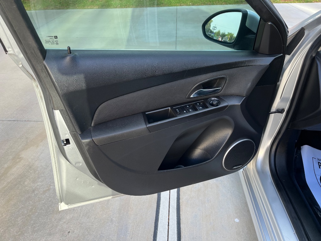 2015 Chevrolet Cruze - $6,995