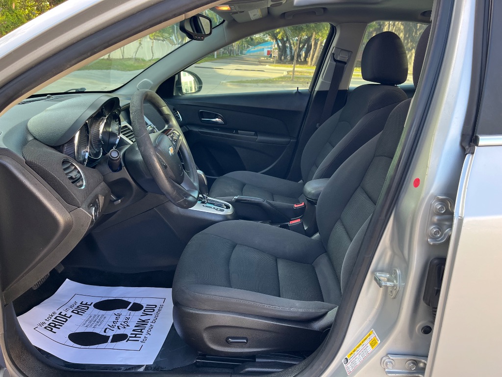 2015 Chevrolet Cruze - $6,995