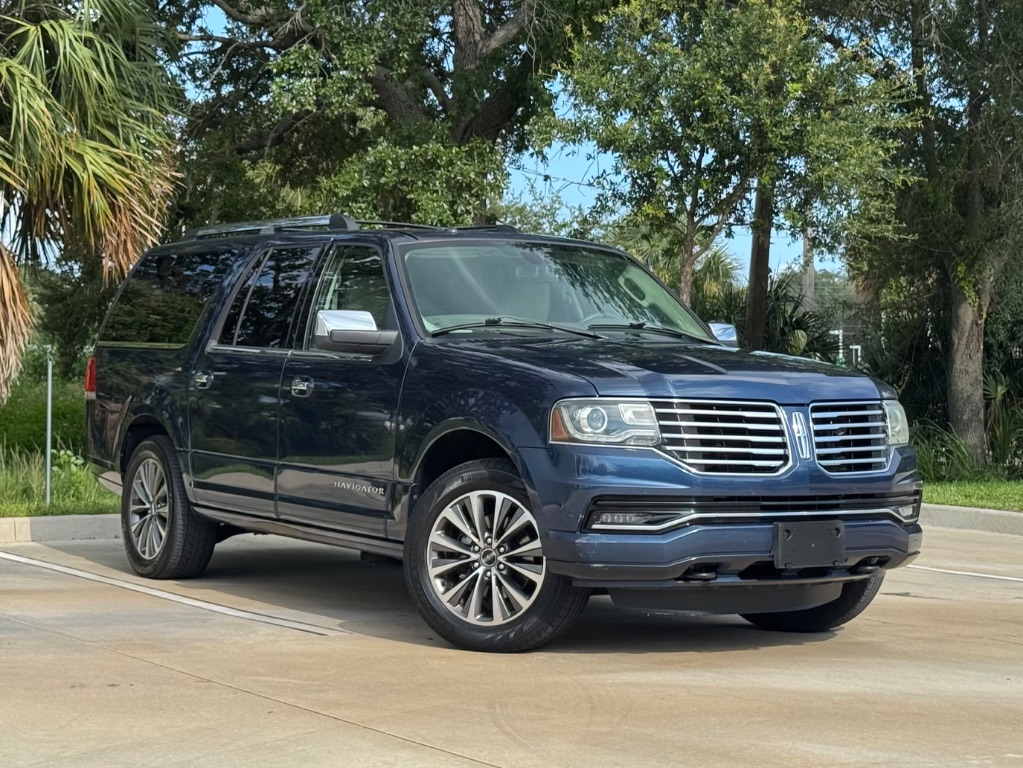 2015 Lincoln Navigator - $10,795