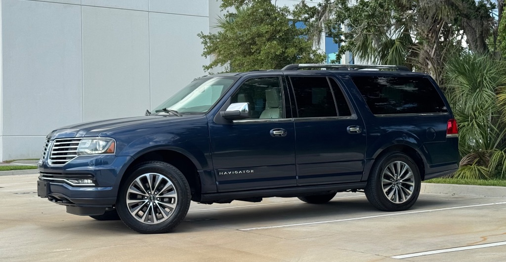 2015 Lincoln Navigator - $10,795