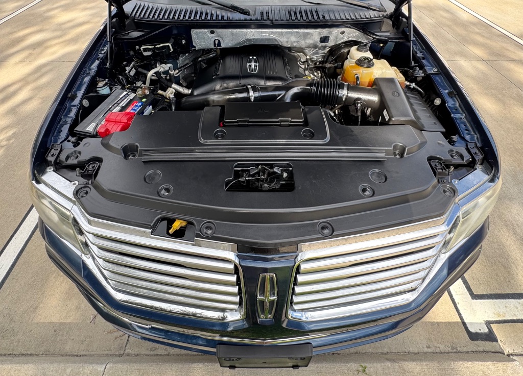 2015 Lincoln Navigator - $10,795