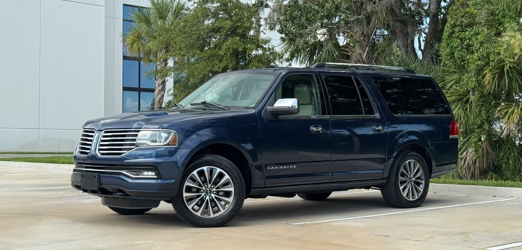 2015 Lincoln Navigator - $10,795