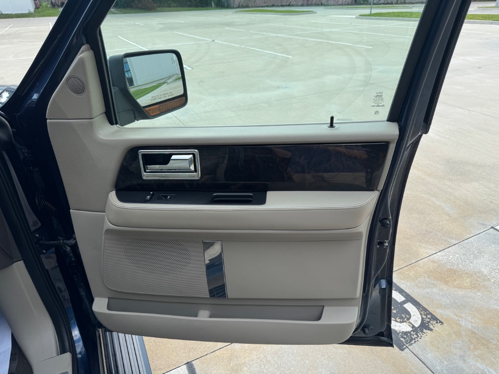 2015 Lincoln Navigator - $10,795