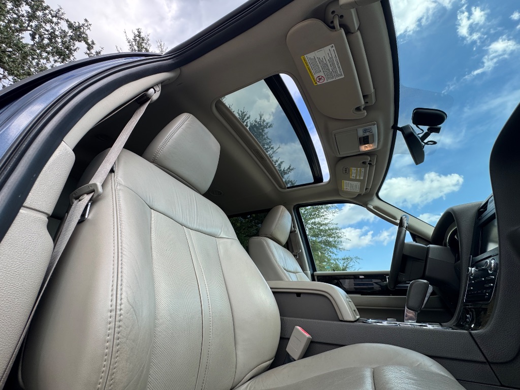 2015 Lincoln Navigator - $10,795