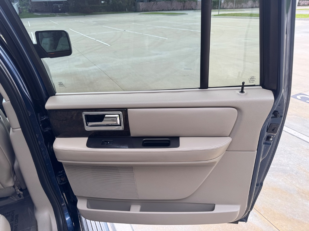 2015 Lincoln Navigator - $10,795