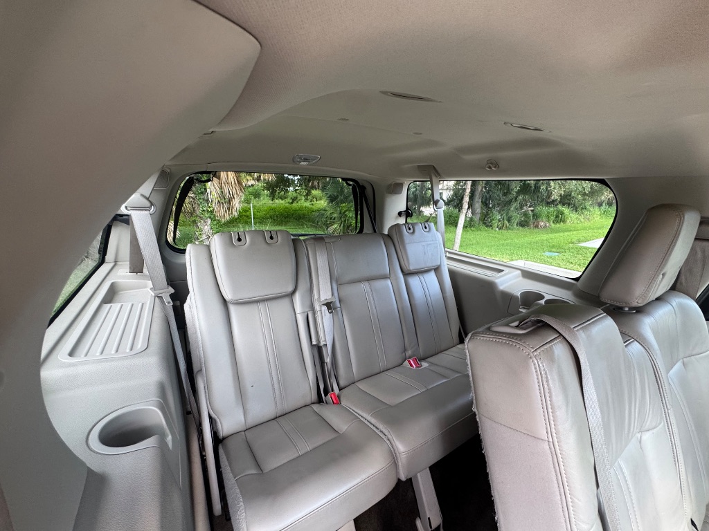 2015 Lincoln Navigator - $10,795