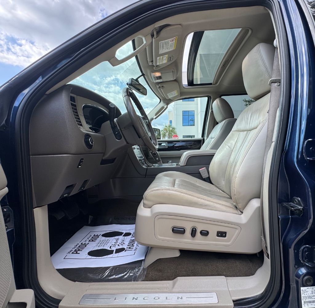 2015 Lincoln Navigator - $10,795