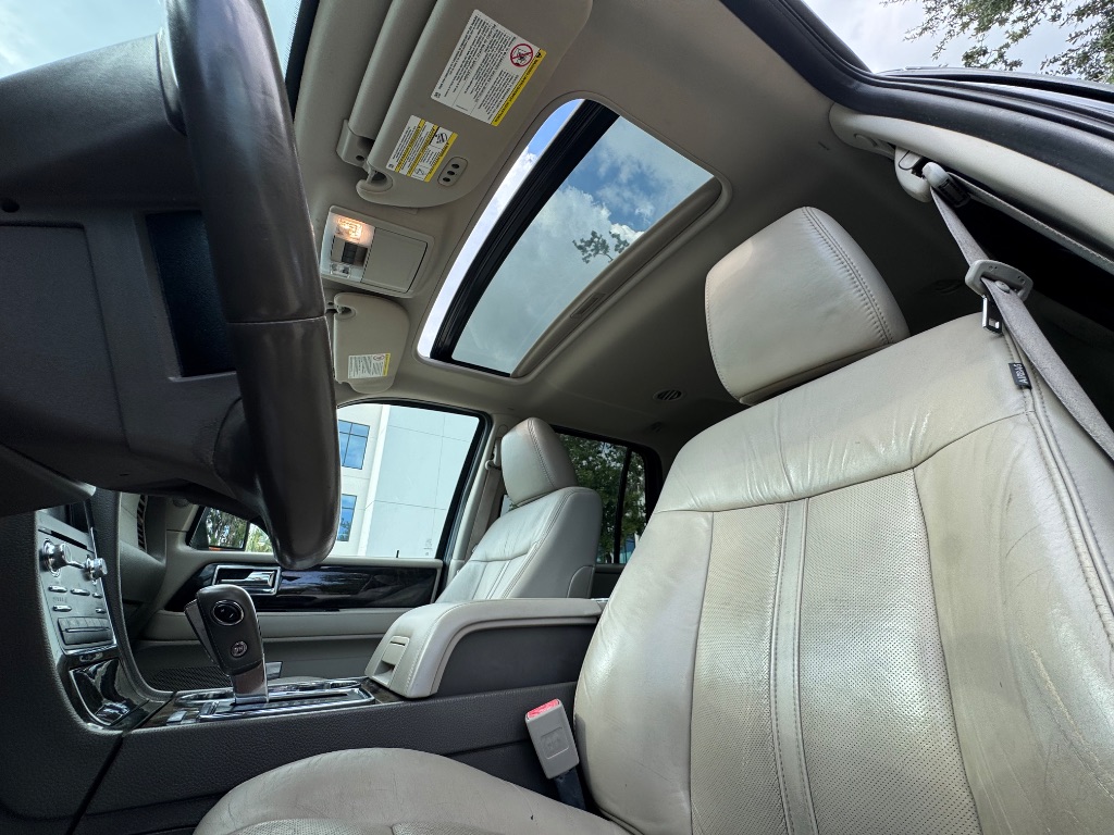 2015 Lincoln Navigator - $10,795