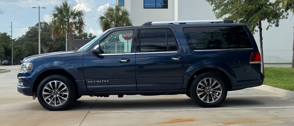 2015 Lincoln Navigator - $10,795