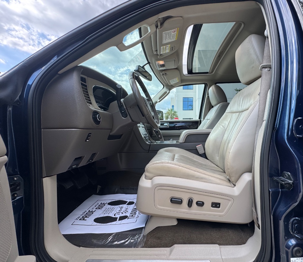 2015 Lincoln Navigator - $10,795