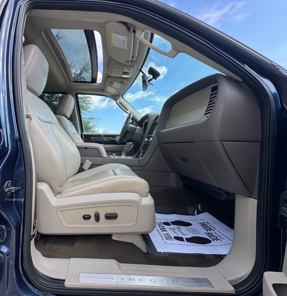 2015 Lincoln Navigator - $10,795