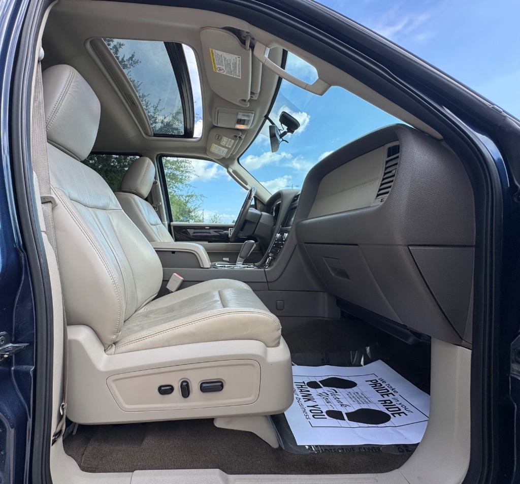 2015 Lincoln Navigator - $10,795