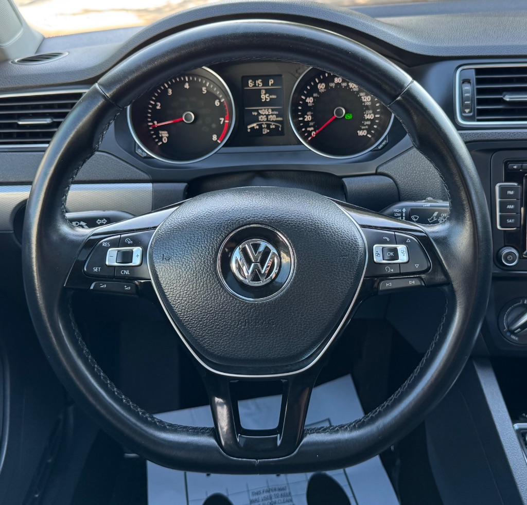 2015 Volkswagen Jetta - $7,995