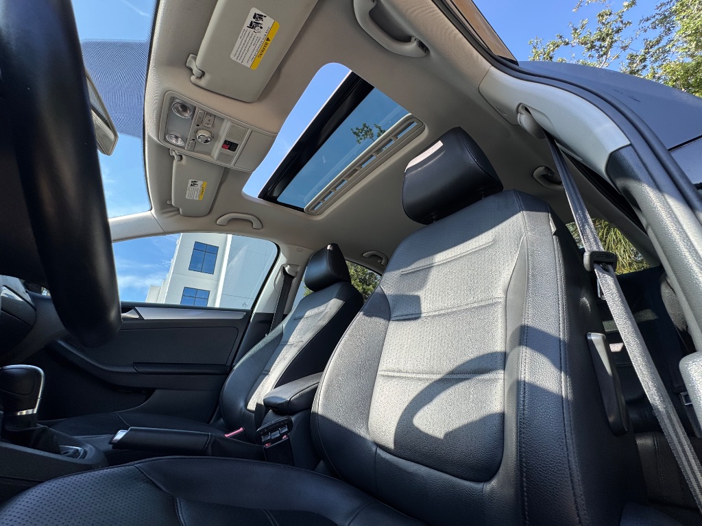2015 Volkswagen Jetta - $7,995
