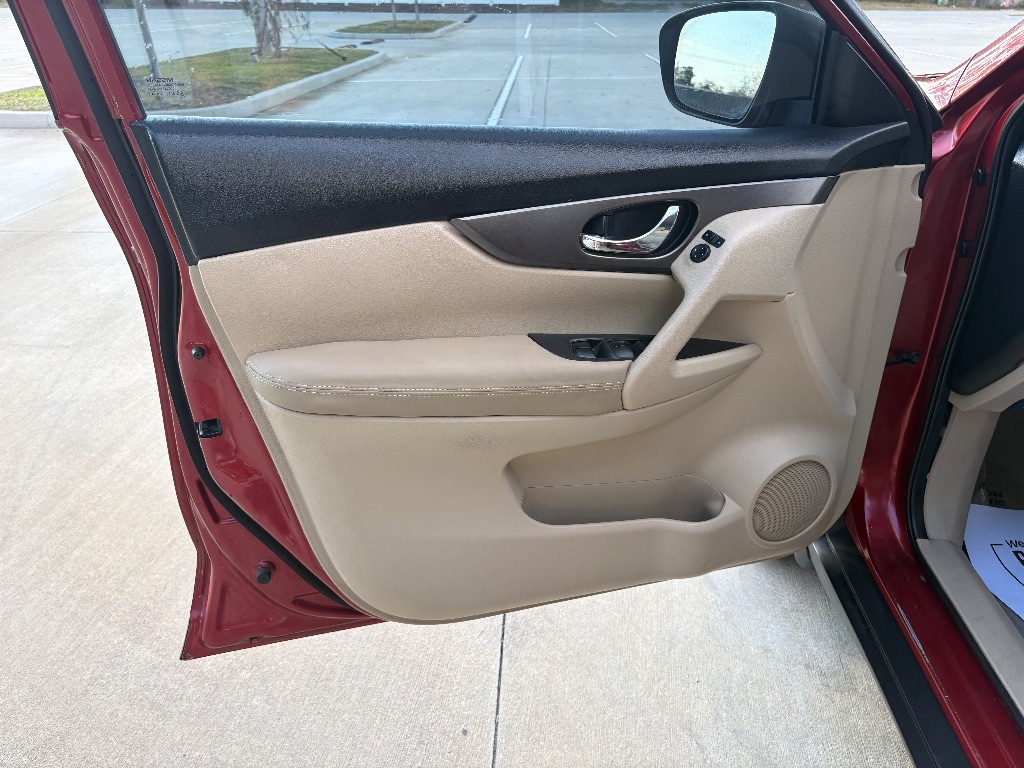 2015 Nissan Rogue - $7,425