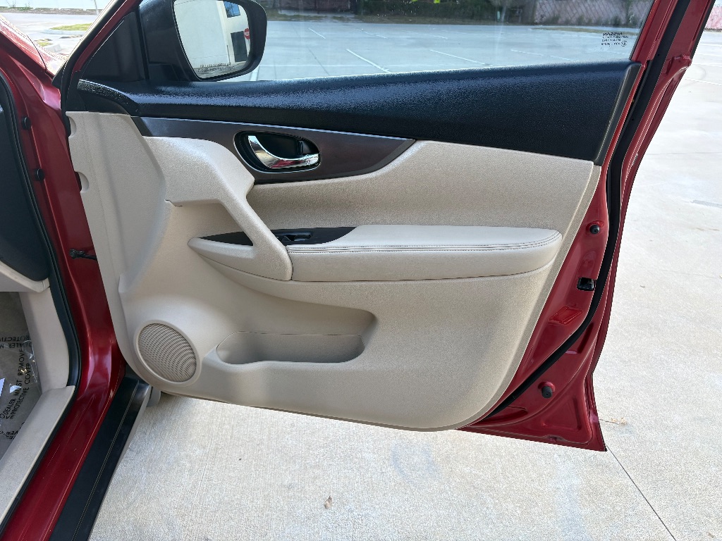 2015 Nissan Rogue - $7,425