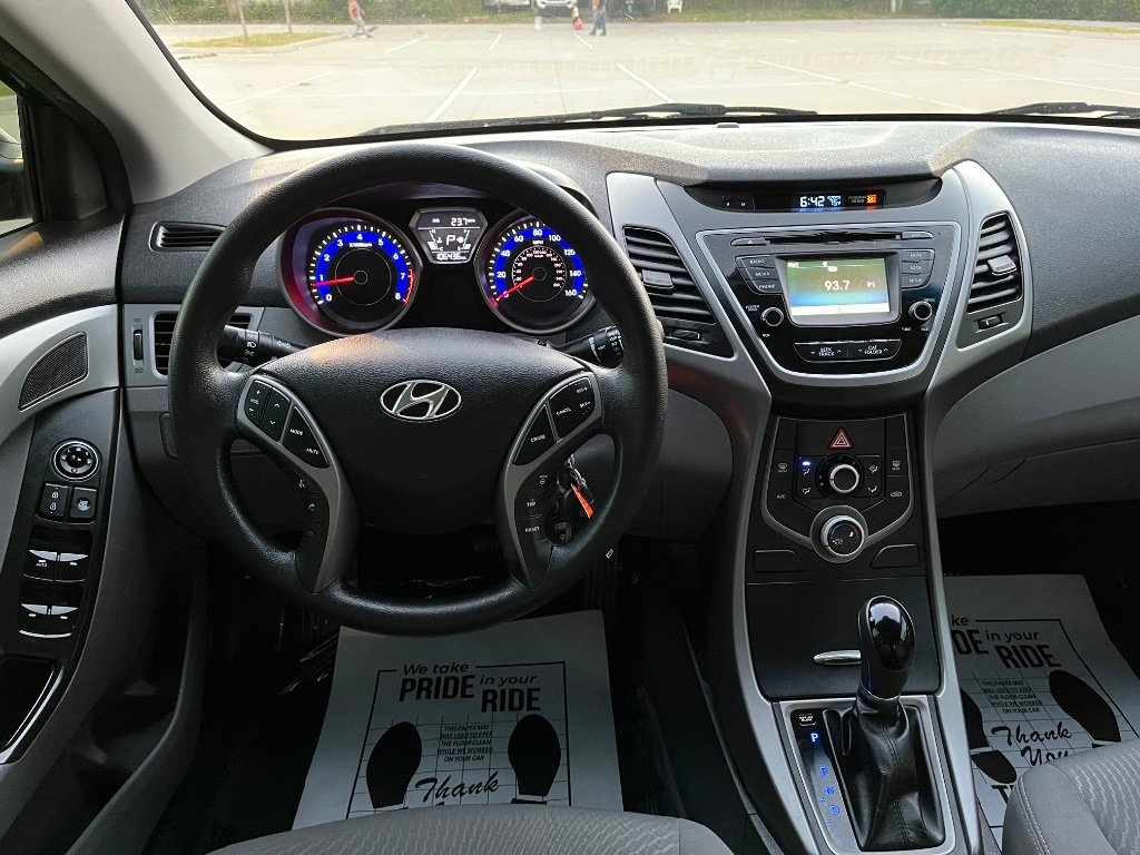 2015 Hyundai Elantra SE photo